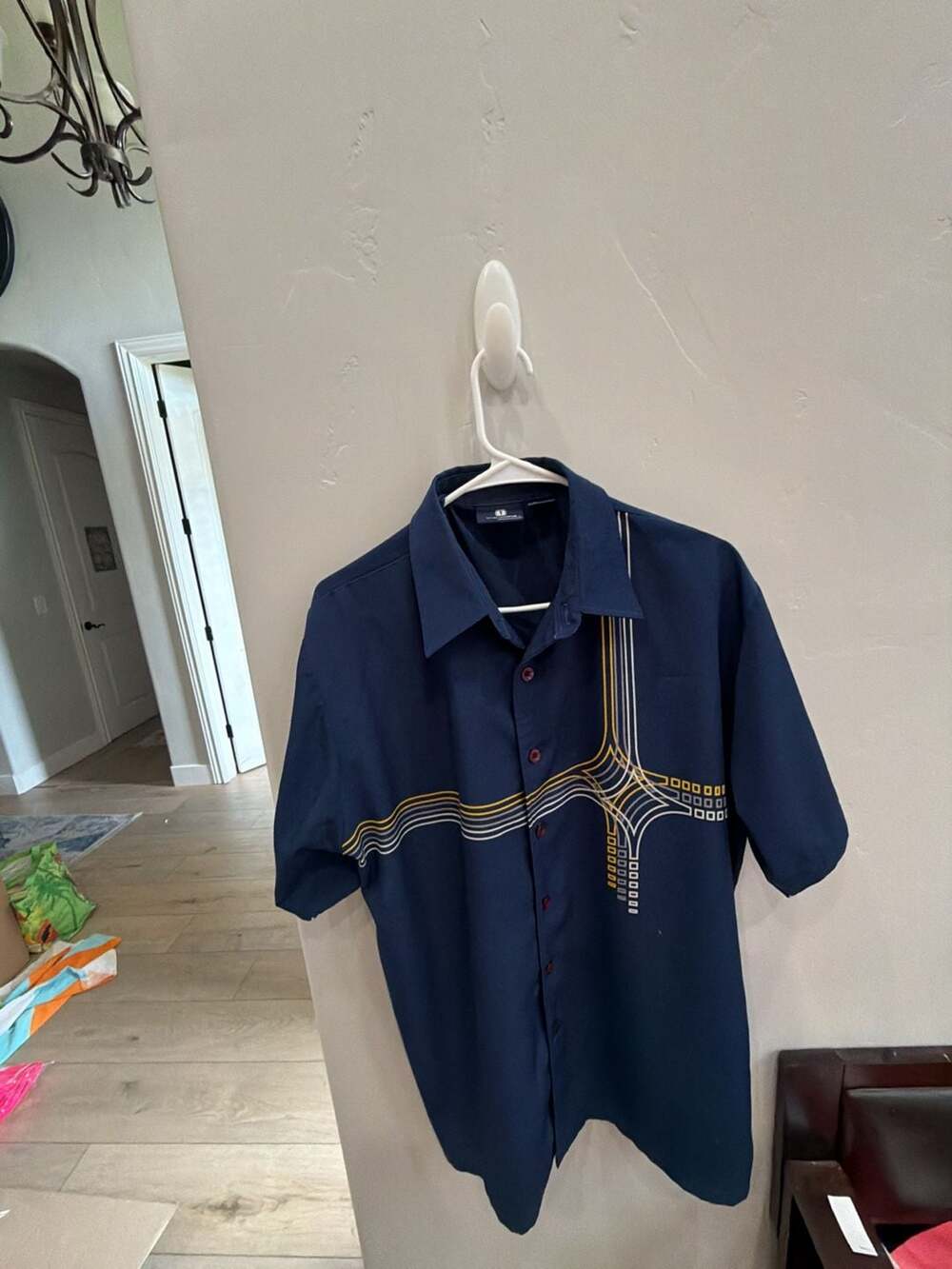 Transnine Vintage Men's‎ Navy Short Sleeve Button-Front, Geometric Graphic